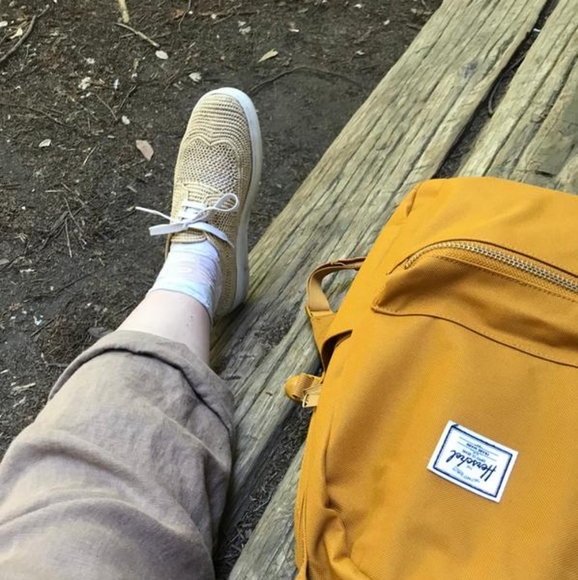 Herschel Nova Small - Picture 2 of 4